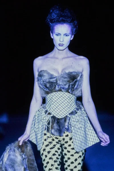Look 64